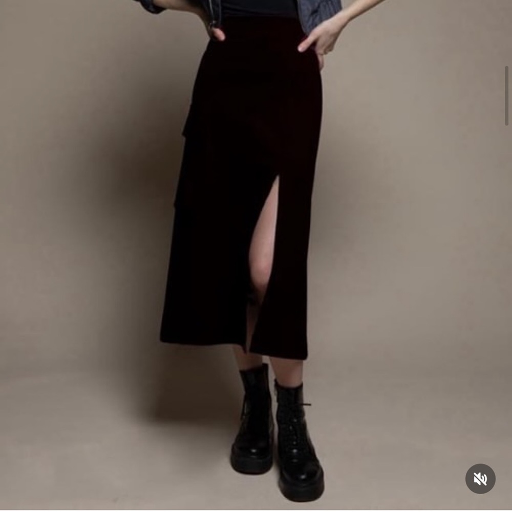 NWT  Front Slit Cargo Stretch Black Midi Skirt sz Small